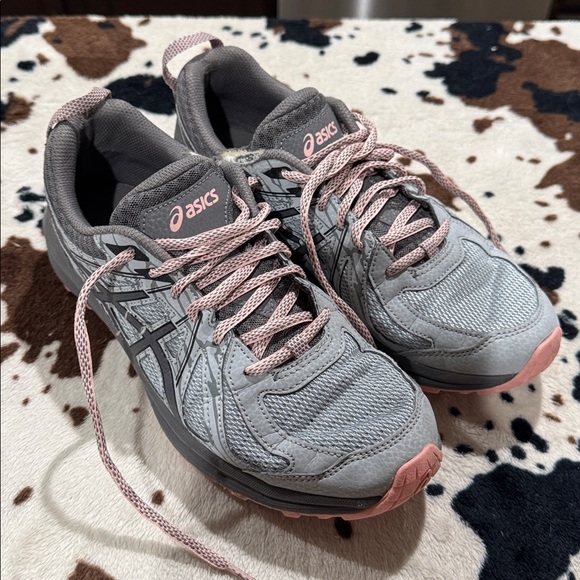Asics Light Gray and Soft Pink Running Shoes - Picture 1 of 5